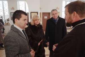 Городские власти приняли участие благотворительной акции «Подари подарок сироте»3